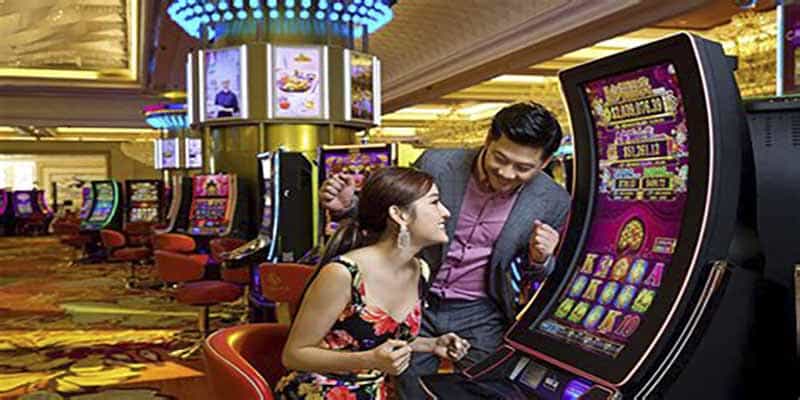 Người Việt ăn ngủ tại chỗ để đánh bạc trong sòng bài casino Campuchia