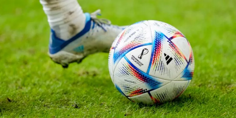 Những cú đá phạt bóng đá kinh điển nhất lịch sử