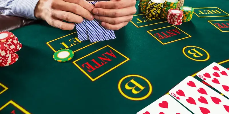 Chiến thuật chơi poker nào được cao thủ áp dụng để thắng lớn?